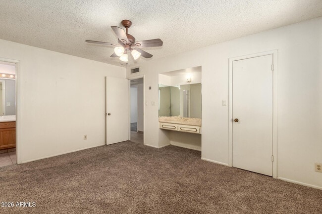 Building Photo - 4013 S Hazelton Ln