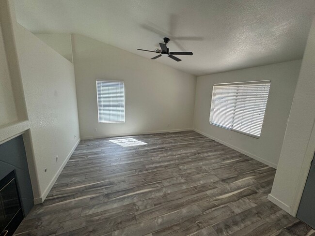 Building Photo - 9155 W Villa Rita Dr