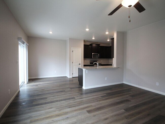 Building Photo - 8872 Ventura St