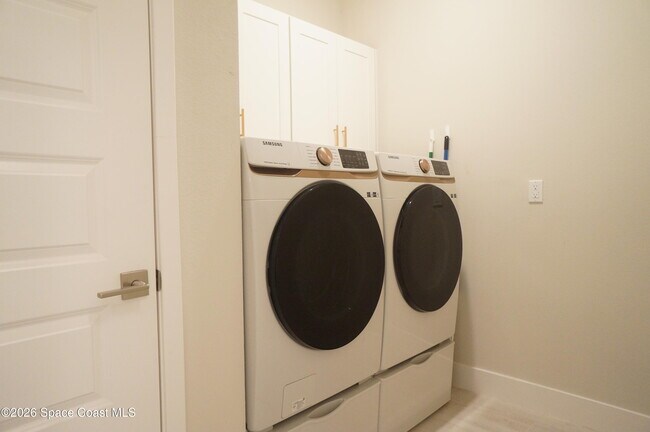 Building Photo - 787 Clearwater Ave