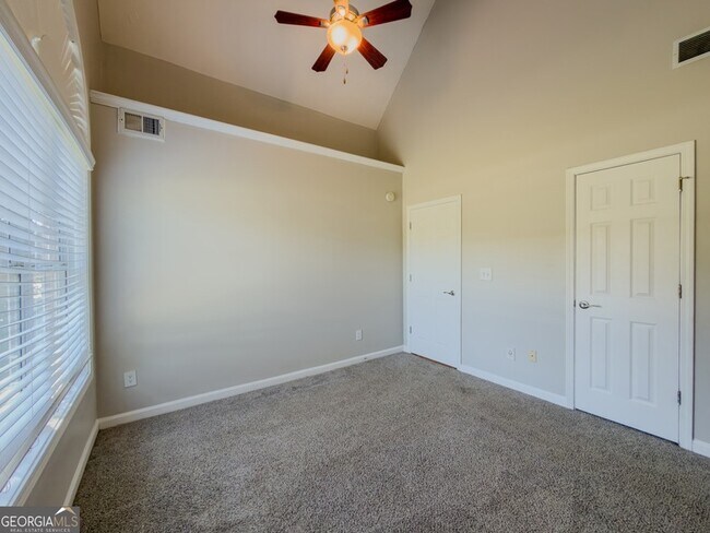 Building Photo - 593 Red Tip Ln