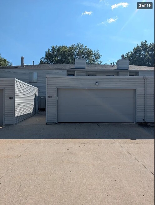 Building Photo - 2105 Sky Line Dr