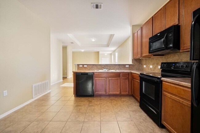 Building Photo - Glowing 3 Bedroom, 2 Bath Home Near Walter...