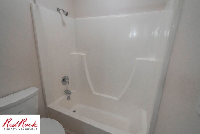 Building Photo - 2 Bedroom Condo in a Prime Location!