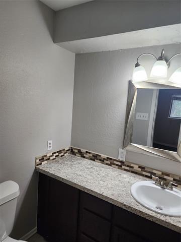 Building Photo - 900 W Mulberry St