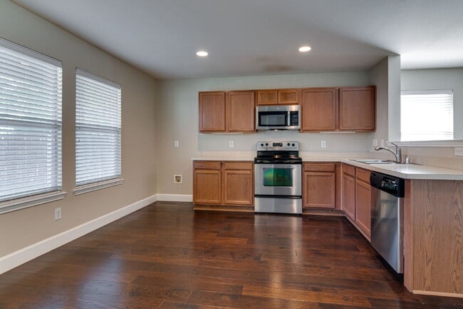 Building Photo - "Beautiful 3-Bedroom, 2-Bath Home with Ope...