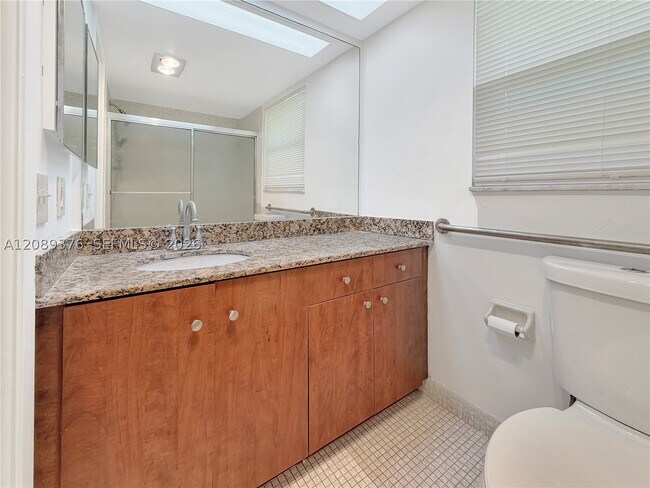 Building Photo - 3641 Oaks Clubhouse Dr