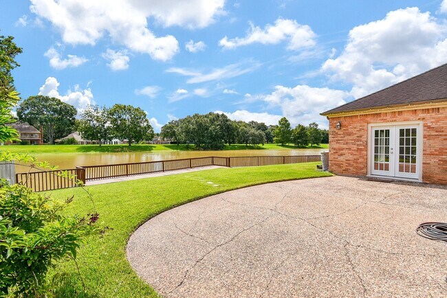 Building Photo - 1231 Creekford Cir