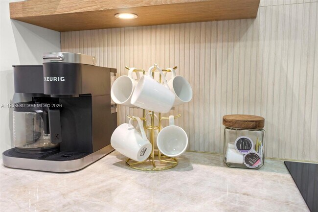 Building Photo - 3540 NE 28th Ave