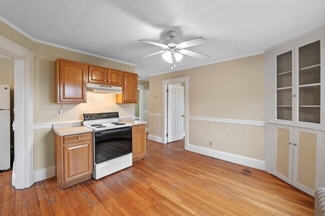 Building Photo - 38 Raymond Rd