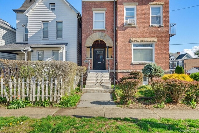 Building Photo - 22 Overlook Pl