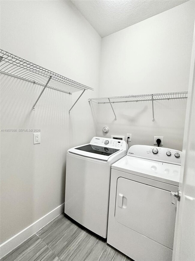 Building Photo - 10420 NW 67th St