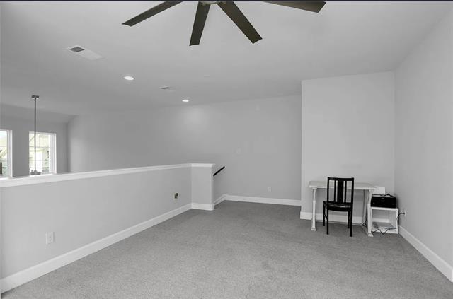 Building Photo - 2307 Offerande Dr