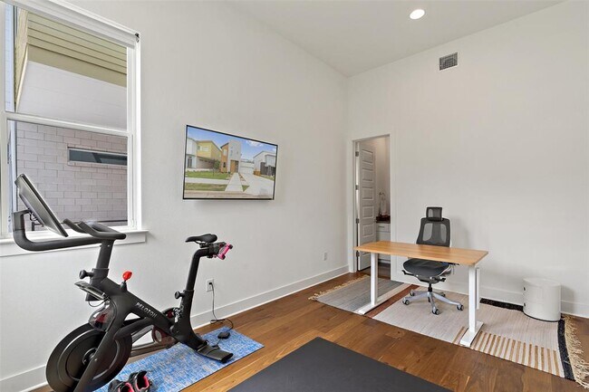 Building Photo - 7416 Cordoba Dr