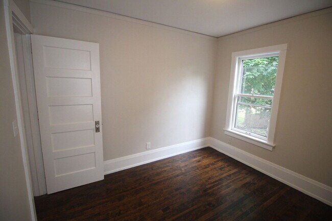 Building Photo - 2161 N 48th St