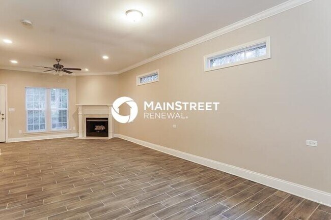Building Photo - 4 Bedroom Pet-Friendly Home in Birmingham, AL with Main Street Renewal