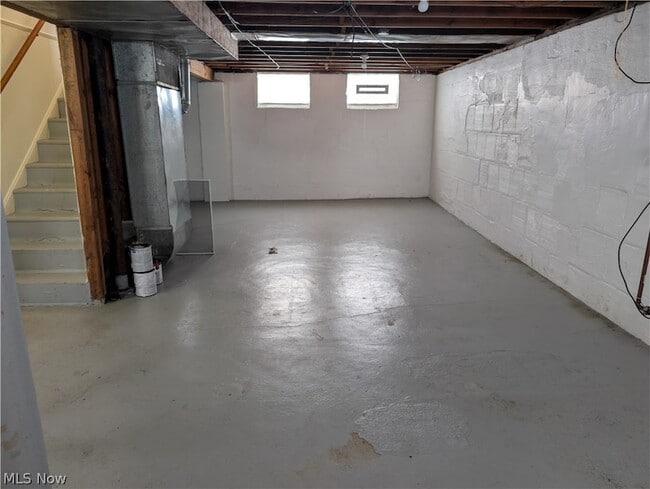 Building Photo - 637 E Wilbeth Rd