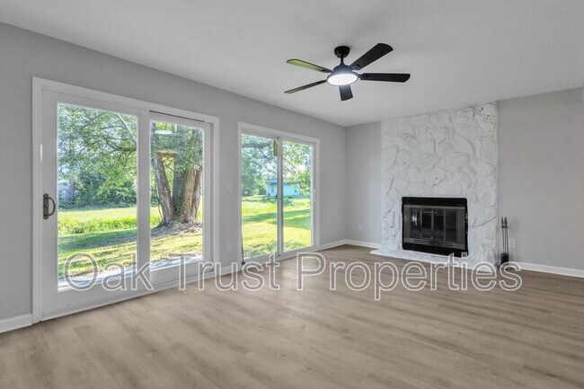 Building Photo - 107 Willow Ct