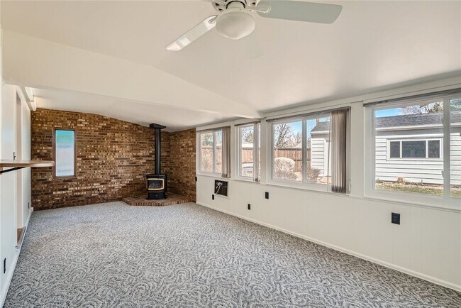 Building Photo - Beautiful 3-Bedroom Home in Denver – Avail...
