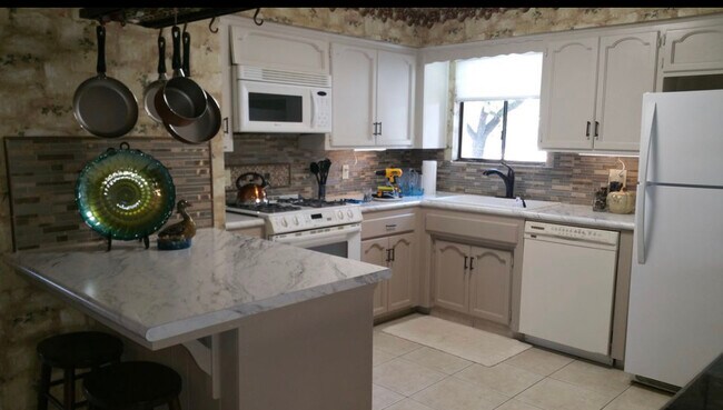 Building Photo - 1202 N McKinley Ct