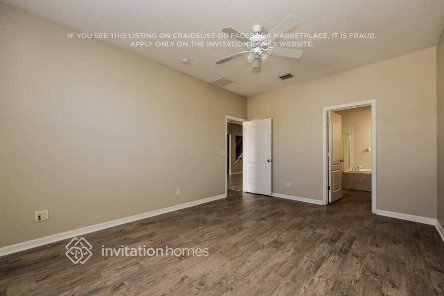 Building Photo - 11504 Village Brook Dr