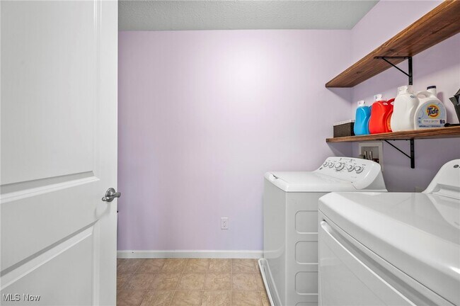 Building Photo - 3071 Liberty Ledges Dr