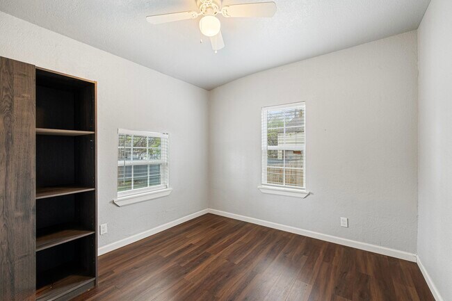 Building Photo - 4012 S Hudson Ave