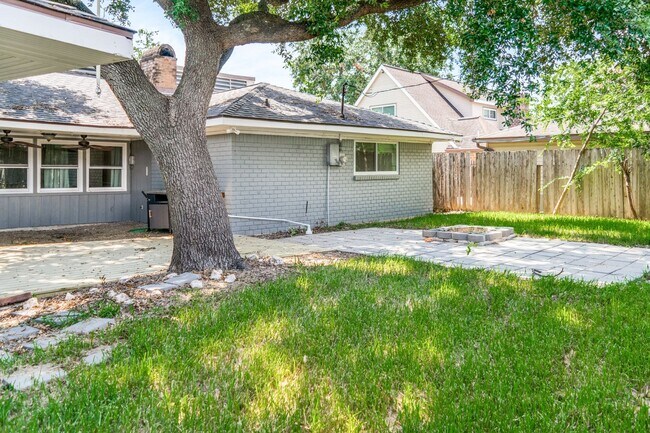 Building Photo - One-Story Home for Rent in Walnut Bend, Ho...