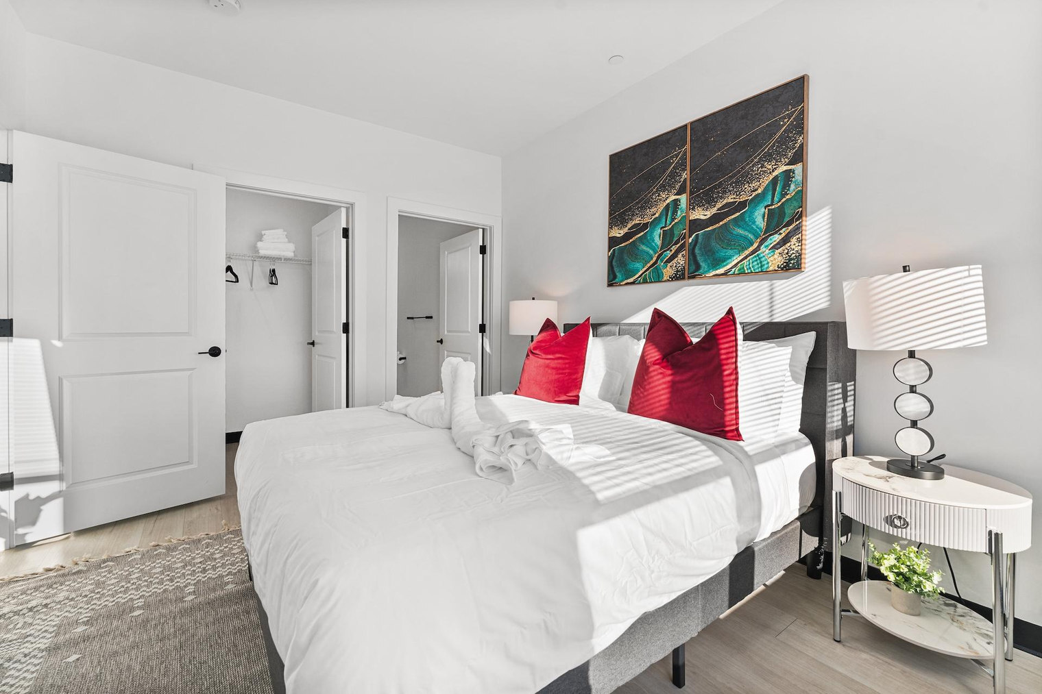Building Photo - 600 Broadway-SI ID1240312P