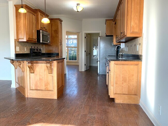 Building Photo - 1533 Edgewater Ln