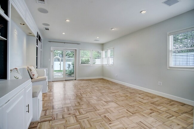 Building Photo - 2228 Addison Rd