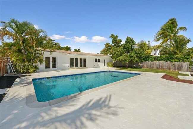 Building Photo - 13145 Coronado Terrace
