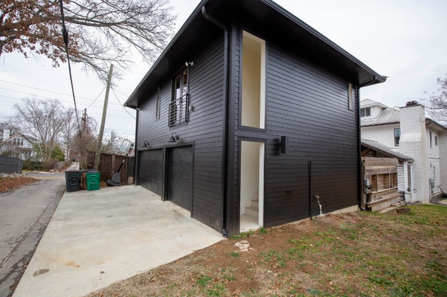 Building Photo - 2213 Belmont Blvd