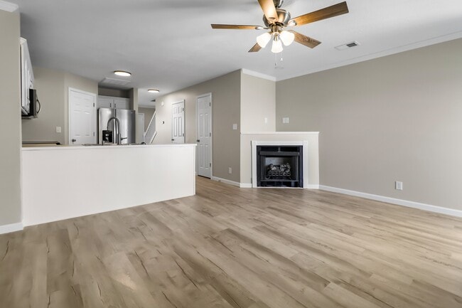 Building Photo - 106 Alexander Blvd