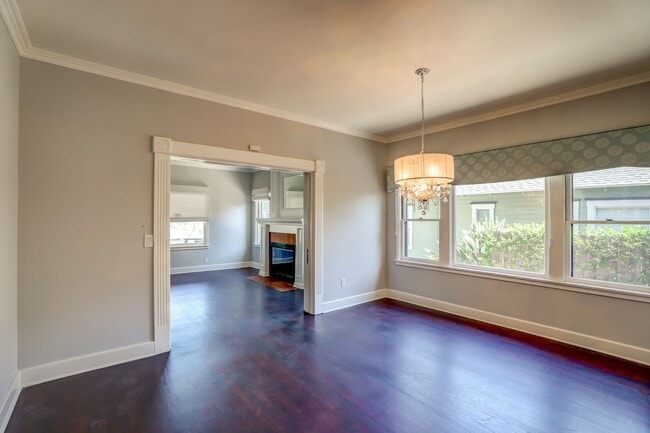 Building Photo - Gorgeous Home in Old Towne Orange