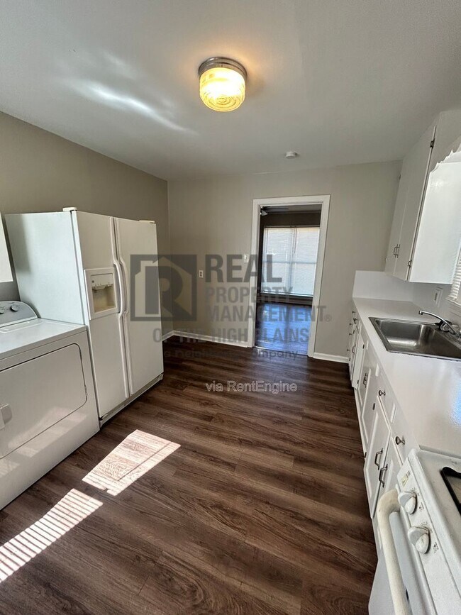 Building Photo - 4123 S Harrison St