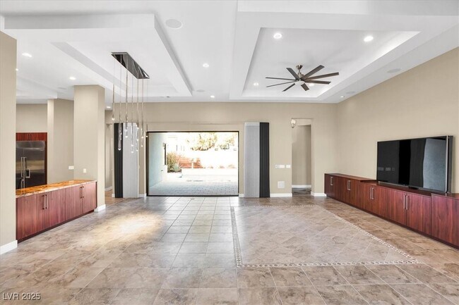 Building Photo - 32 Hunting Horn Dr