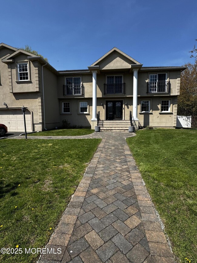 Primary Photo - 3 Darien Dr