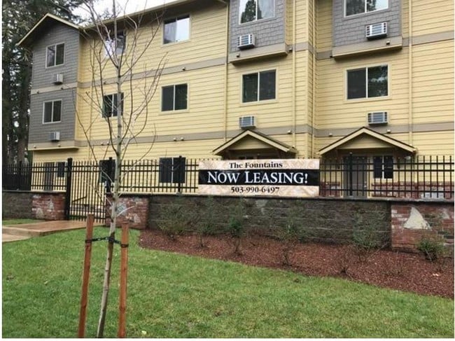 Building Photo - The Fountains