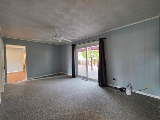 Building Photo - Carolanne Farms