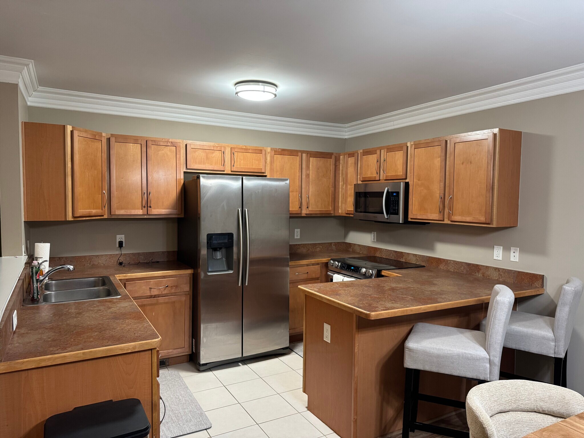 Building Photo - 5748 Hampshire Ln