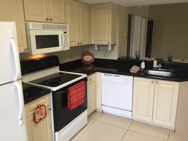 Building Photo - 9001 Wiles Rd