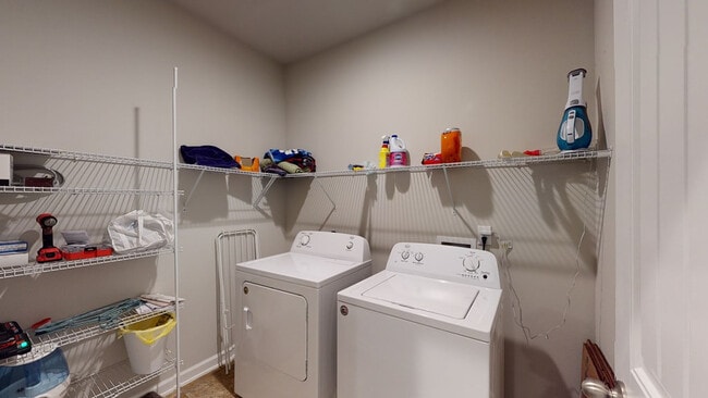 Building Photo - 160 Kirkwood Dr