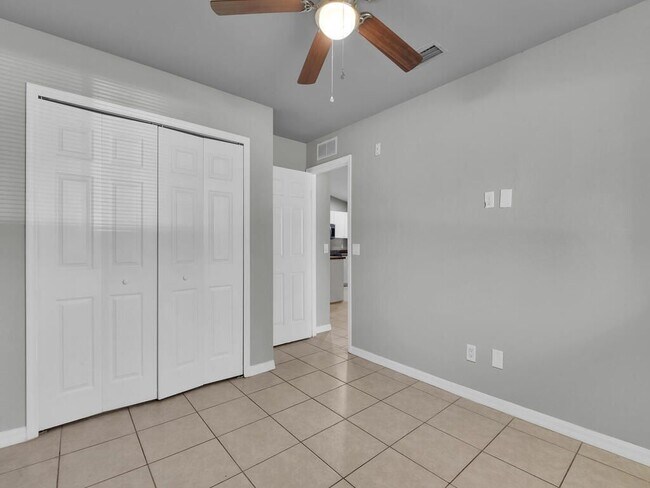 Building Photo - 801 Meadow Rd