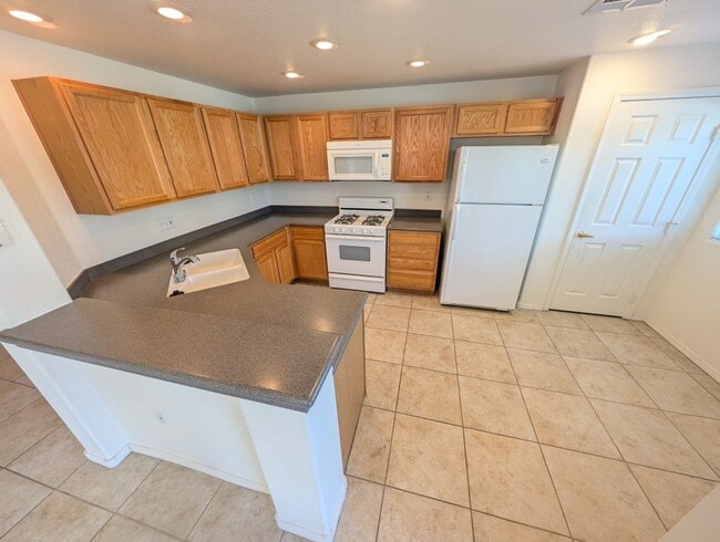 Building Photo - 820 Titan Peak Pl