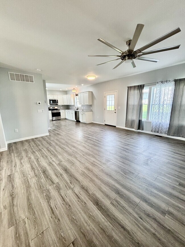 Building Photo - 104 Ida Marie Dr