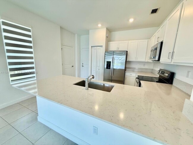 Building Photo - 6931 Harbours Edge Ave