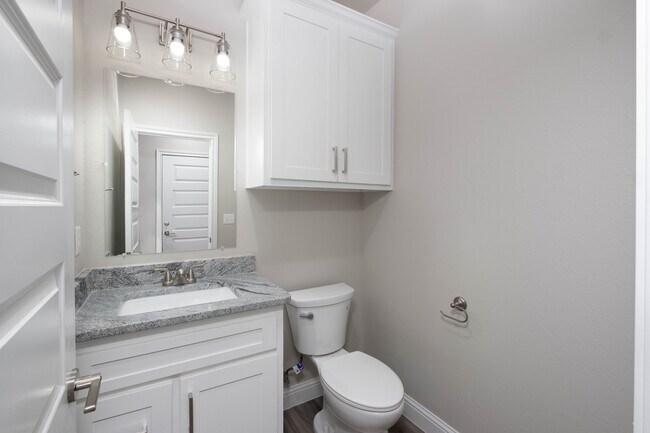 Building Photo - 1711 2nd Ave