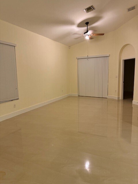 Building Photo - 2304 NE 37th Terrace