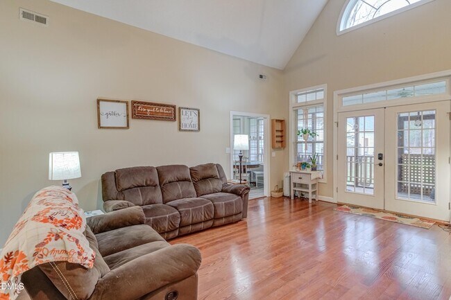 Building Photo - 6240 Hilbert Ridge Dr